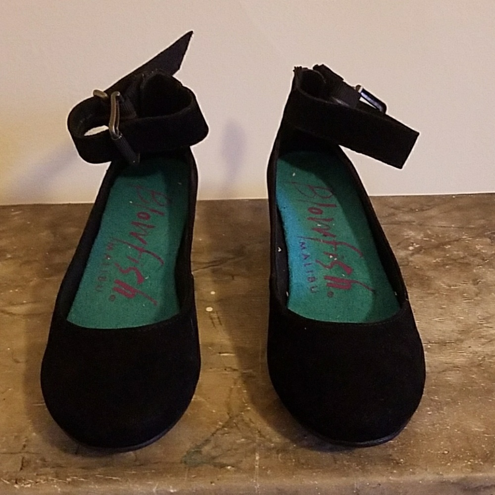 Black women's wedge
